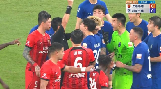 足球直播|中超联赛疯狂一夜：上海海港队3-1击败武汉三镇队继续领跑积分榜